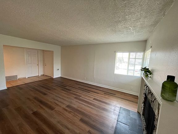 3rd image of 2705 W Rosecrans Ave APT 1