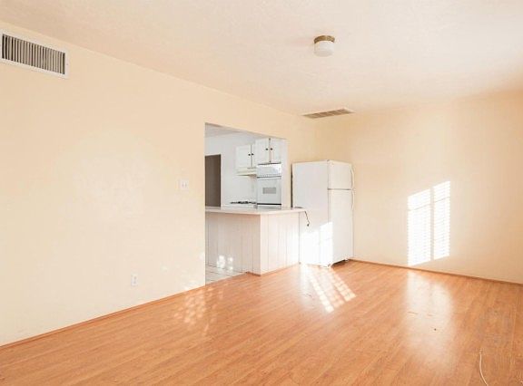 5th image of 3755 S Belmar Ave