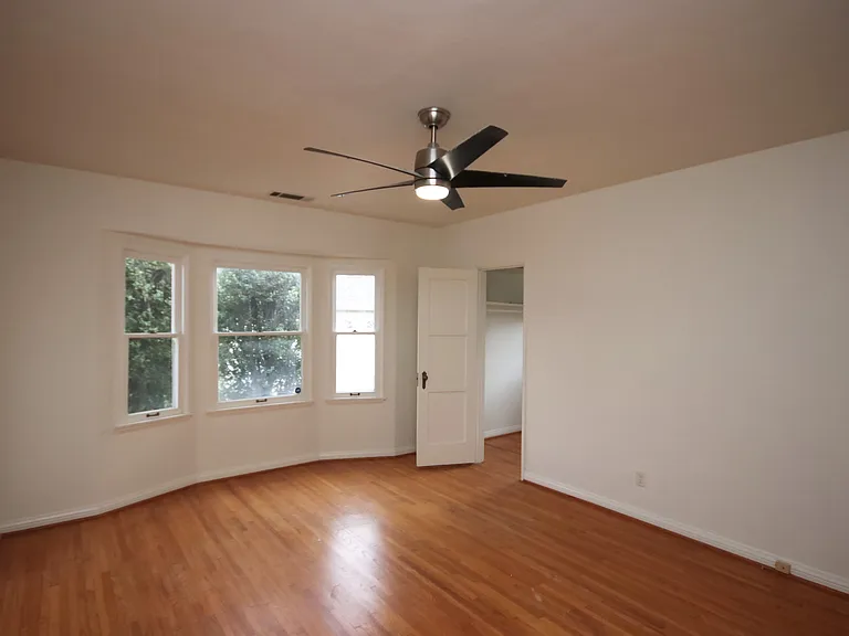 412 N Campbell Ave — Photo 22