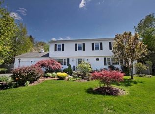 61 Lantern Rd, Fairfield, CT 06824