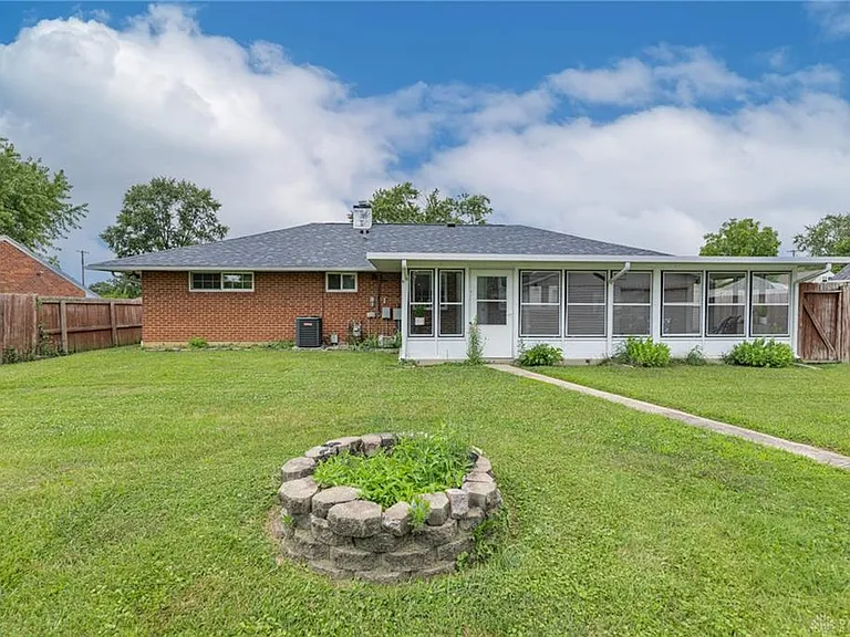 5276 Buckner Dr — Photo 30