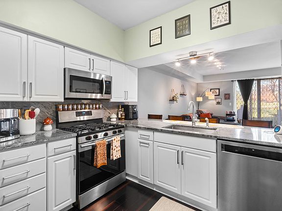 5th image of 180 Golfview Dr
