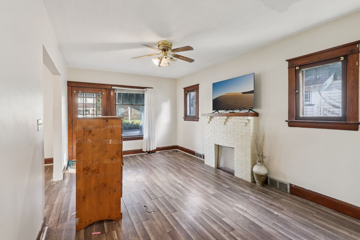 next background image