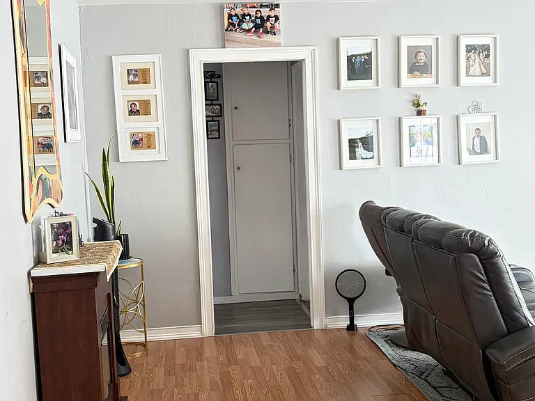 43 N Clairmont Ave — Photo 7