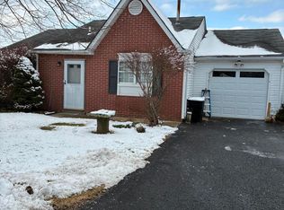 43 Jaffreyton Close, Freehold, NJ 07728