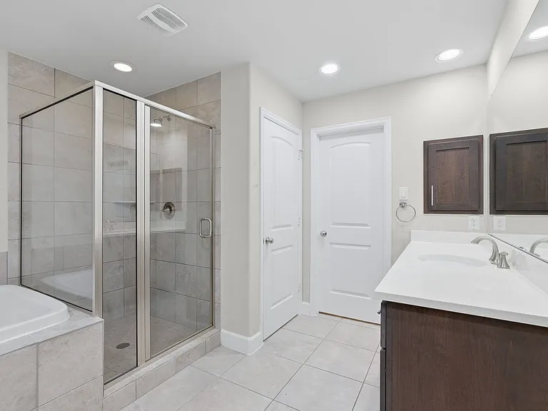 6011 Truro St #B — Photo 18
