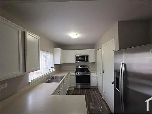 2666 Prairieview Ln N — Photo 9