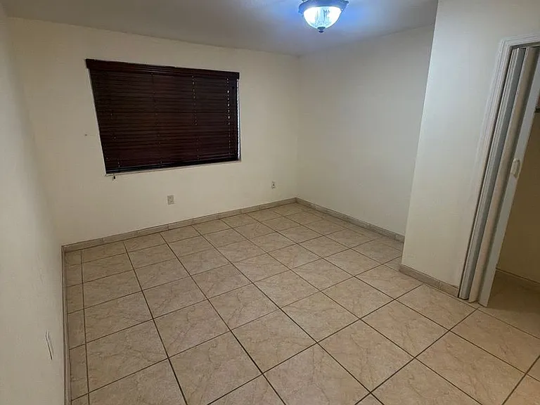1101 SW 122nd Ave #106 — Photo 9