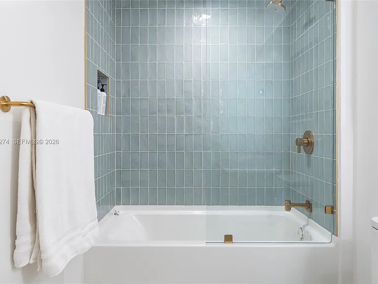 159 NE 6th St #4101 — Photo 36
