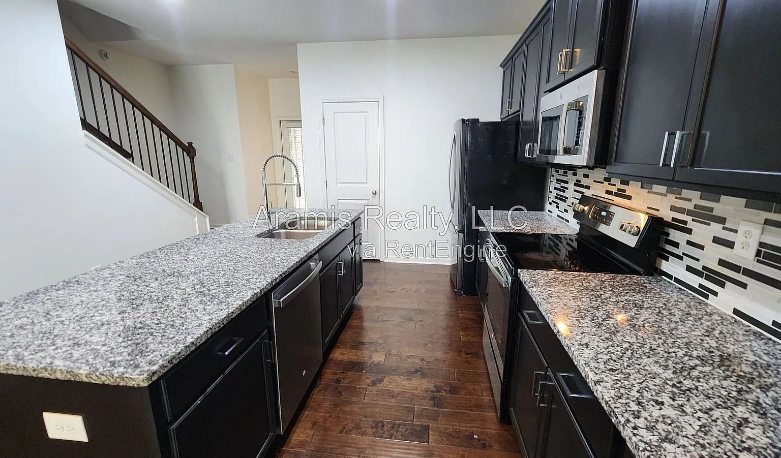 3 bed, 2.5 bath, 1504 sqft, $1,895 — Photo 4