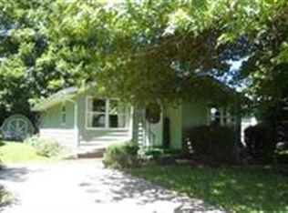 224 NW Adams St, Hopedale, IL
