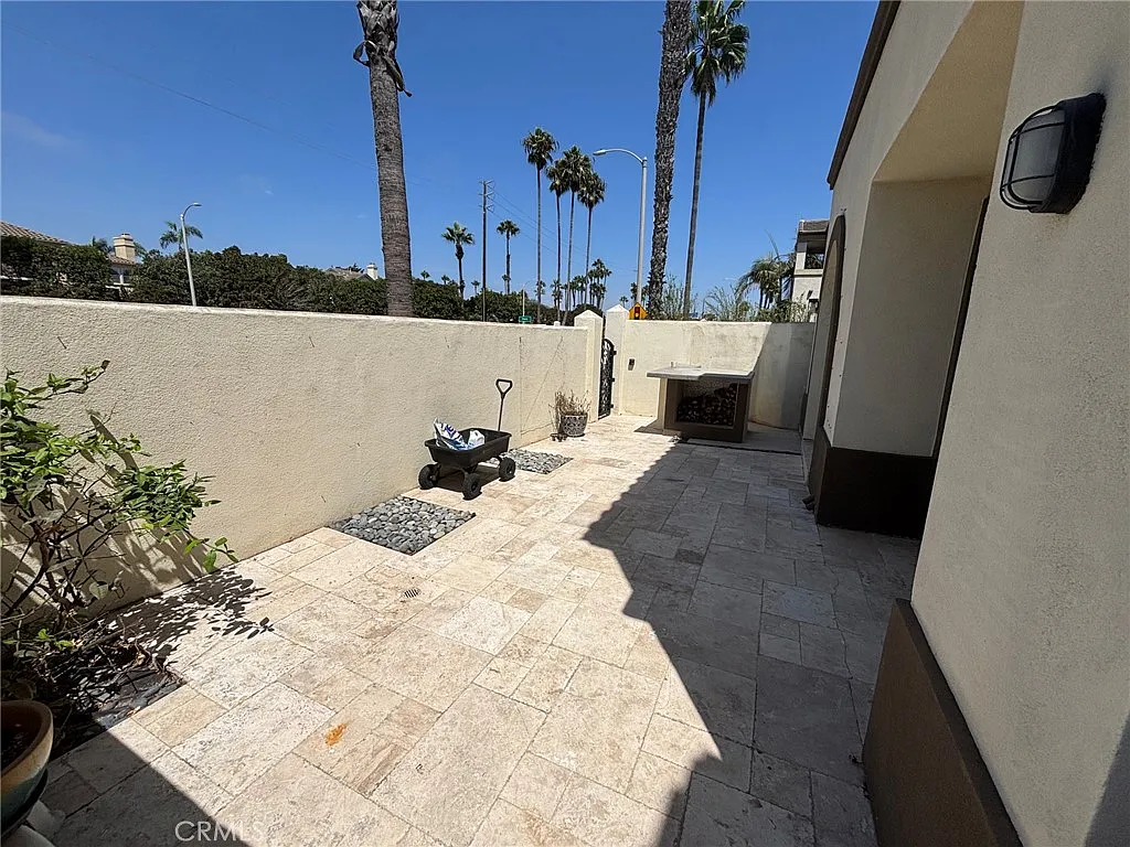 3 bed, 3.5 bath, 3055 sqft, $7,500 — Photo 4