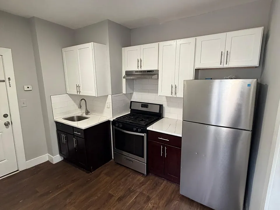 228 S 5th St #2BB