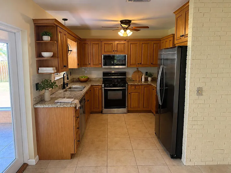1428 SW 1st Ave — Photo 9