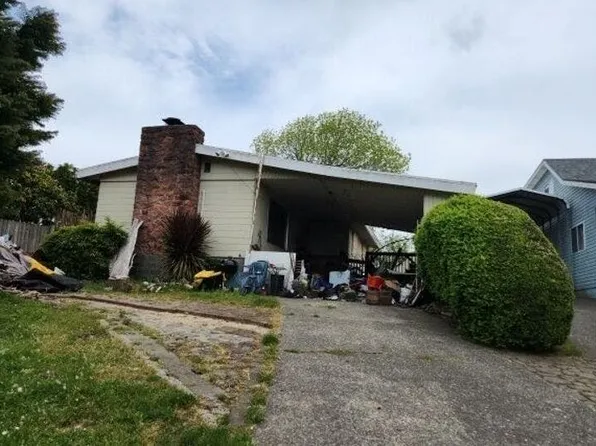 2353 Brussells St, North Bend, OR 97459