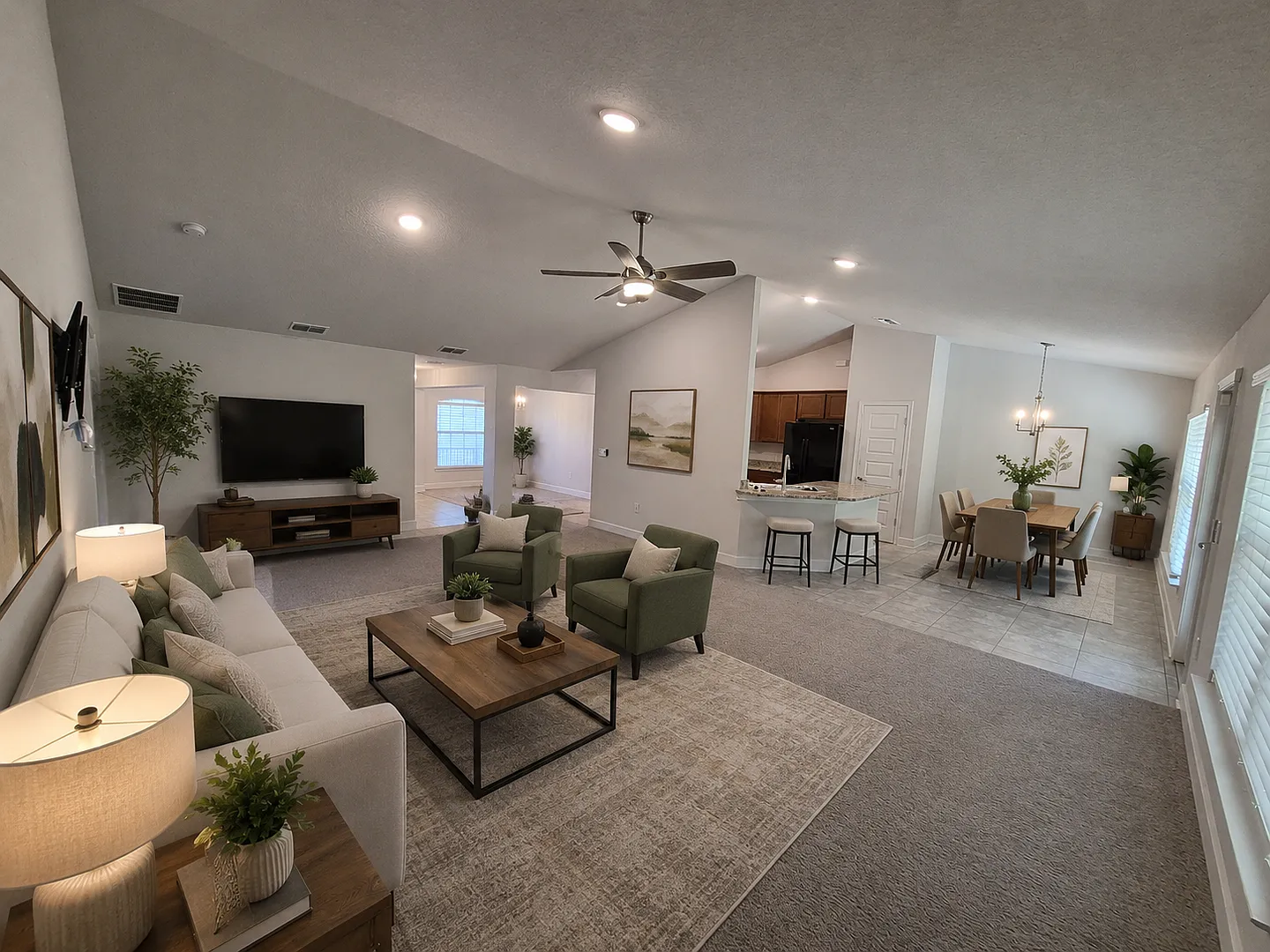 3 Bedroom House: Internet and renters insurance are included! — Photo 2