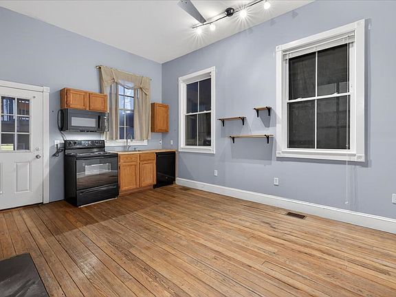 2nd image of 211 W 38th St #A6b834146