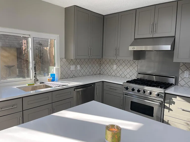 1373 Heritage Lndg — Photo 3