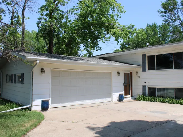 1012 N Mentzer St, Mitchell, SD 57301