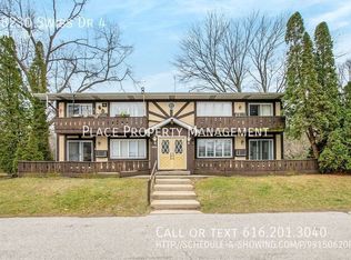 18230 Swiss Dr APT 4, Spring Lake, MI 49456