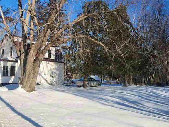 4th image of 256 Main St