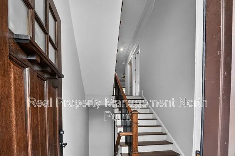 4 bed, 4.5 bath, 3064 sqft, $4,995 — Photo 4