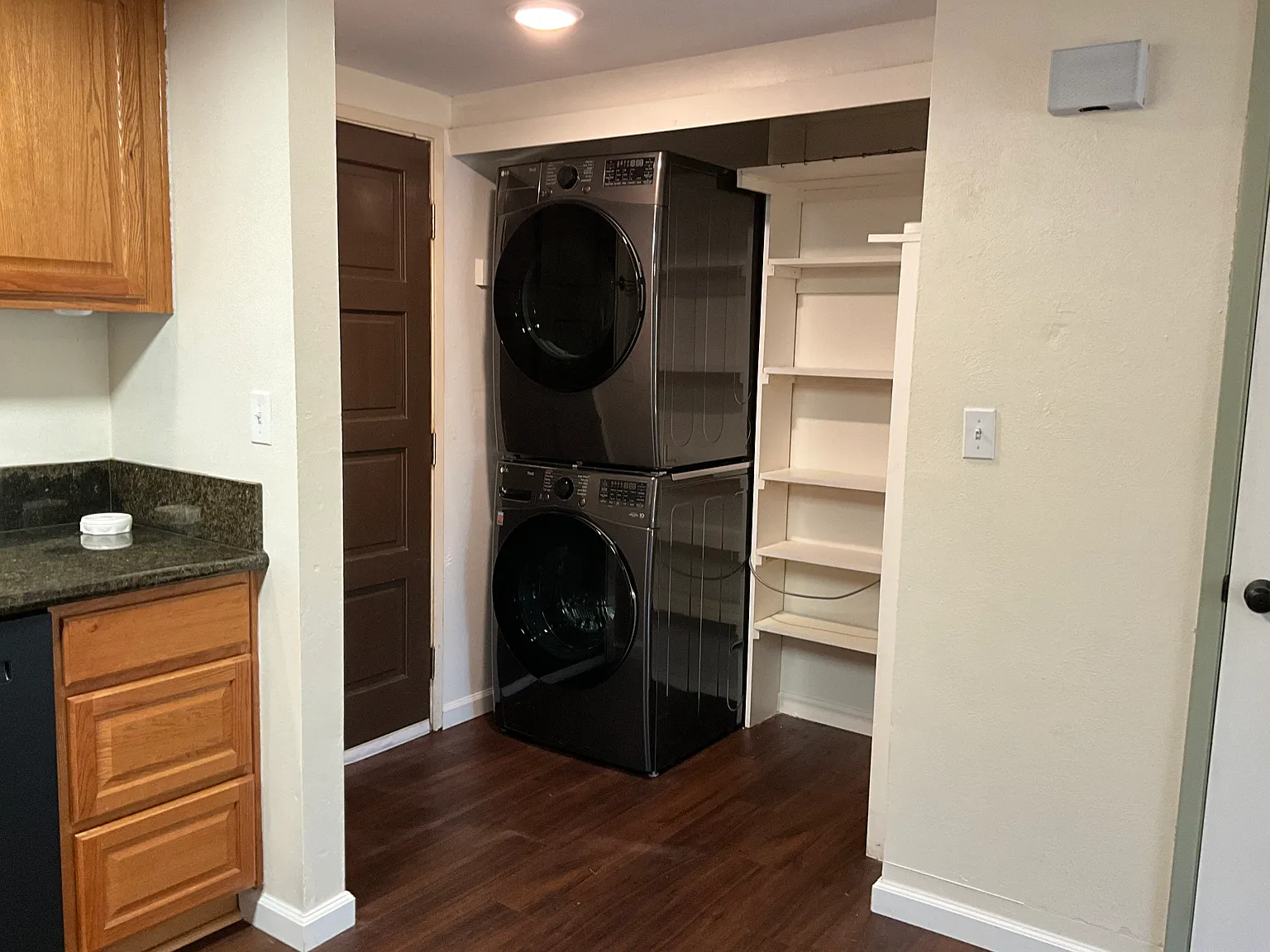 2 bed, 1.5 bath, 1008 sqft, $2,295 — Photo 4