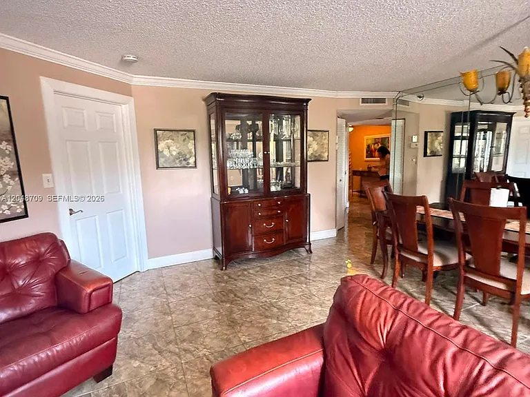 17801 N Bay Rd #206 — Photo 8
