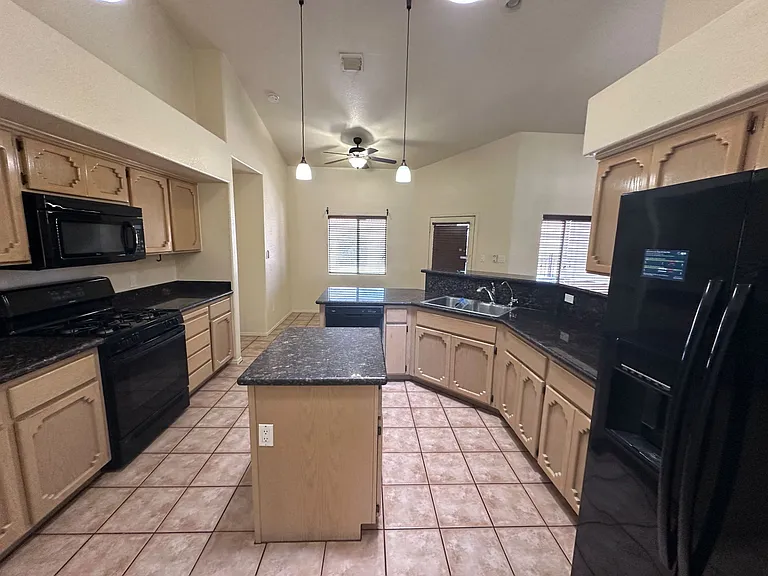 7806 E Topeka Pl — Photo 7