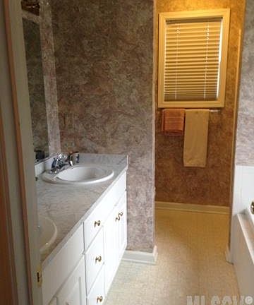 4th image of 804 41st Avenue Dr NE