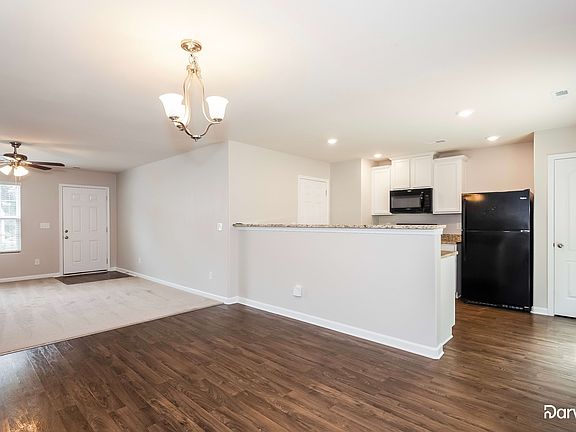 5th image of 936 Joselynn Dr