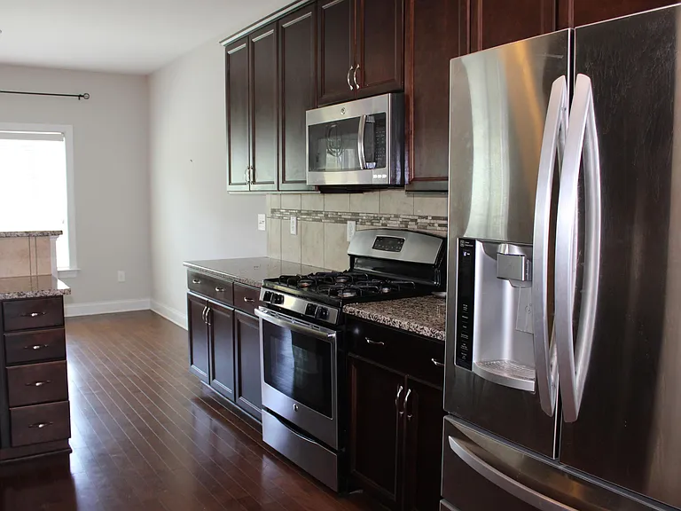 241 Vinewood Pl — Photo 35