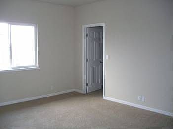 3rd image of 1283 N Park Ln