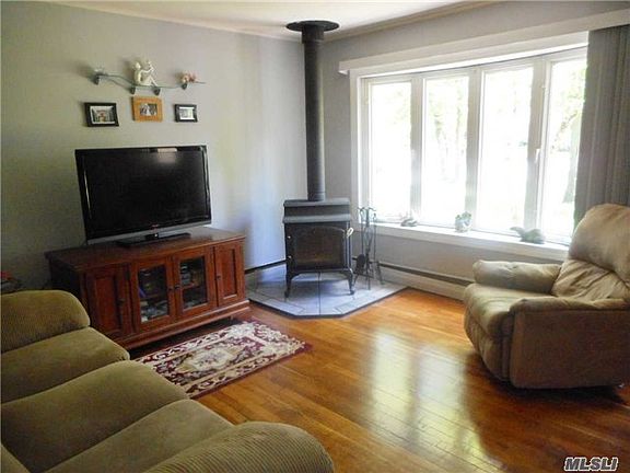 2nd image of 126 Buffalo Ave