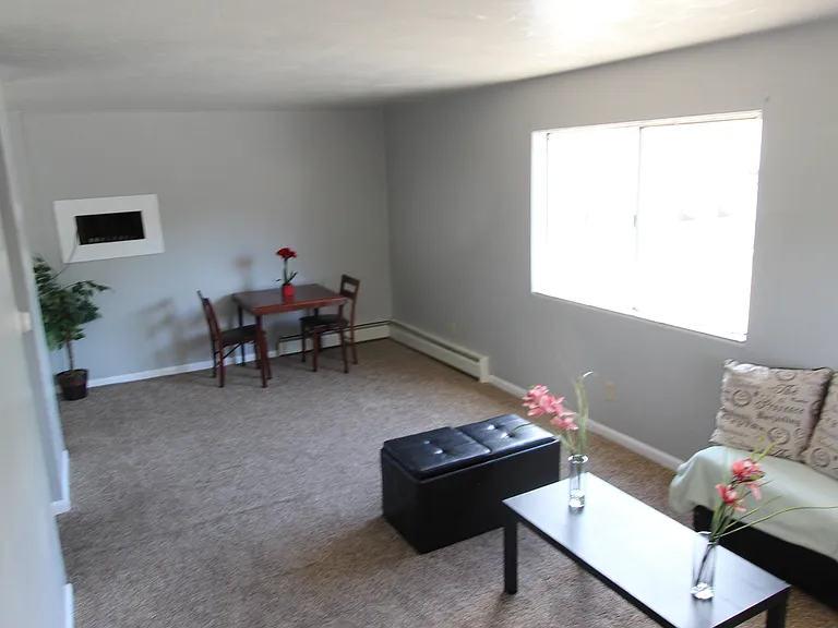 1425 Bunting Ave — Photo 3