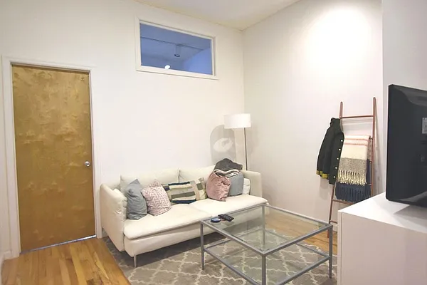 Rented by Bold New York | media 9