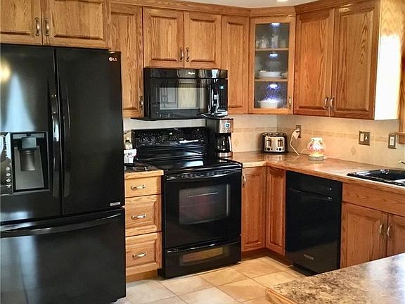 4th image of 1040 Carter Dr