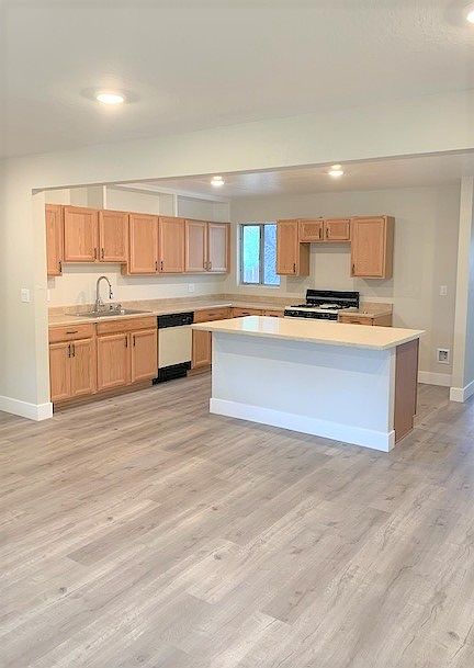 1st image of 108 Greenbrae Dr