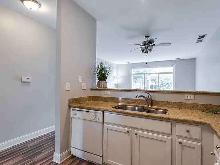 806 Woodewind Dr — Photo 9