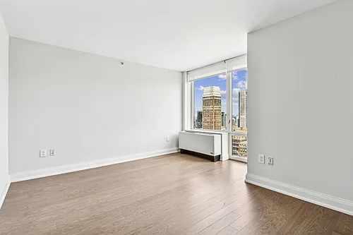 125 W 31st St #45G Photo 1