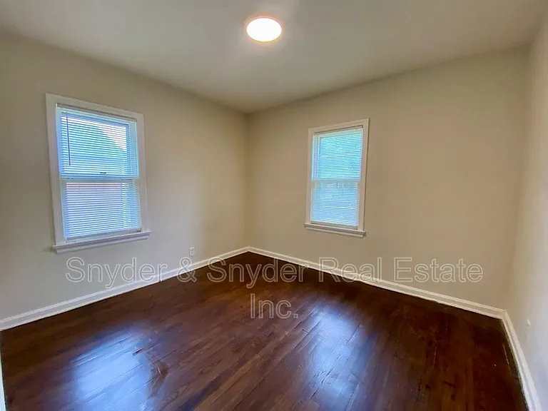 1011 Cordova Ave — Photo 11