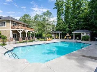 20 Foxden Dr, Fletcher, NC 28732