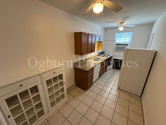 5th image of 1306-1318 Glade St #1306-24