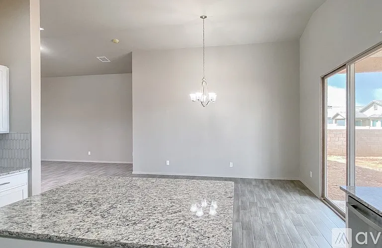 343 Berwick Pl — Photo 8