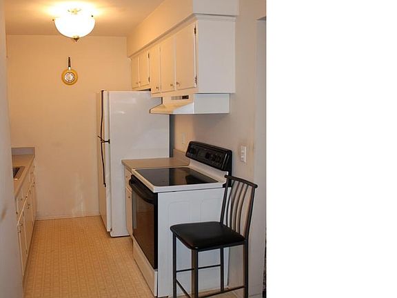 2nd image of 3433 Hillside Dr APT 15