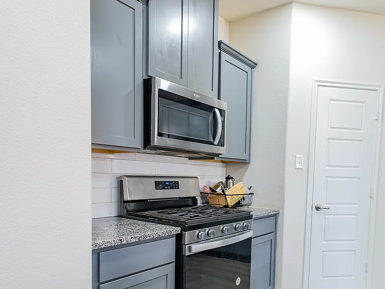 6321 Wales St — Photo 36