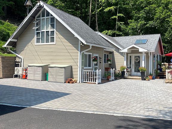 2nd image of 8 Highland Avenue