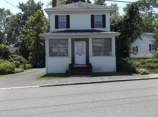 81 Anderson St, Lowell, MA 01852