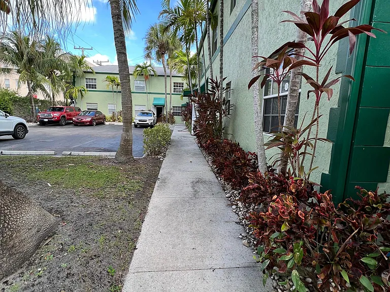323 Almeria Rd #103 — Photo 19