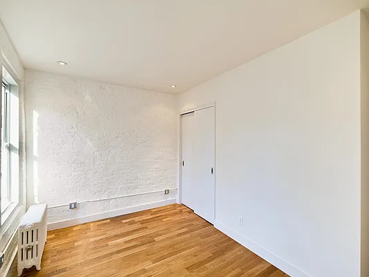 Rented by Veracity NYC LLC | media 4